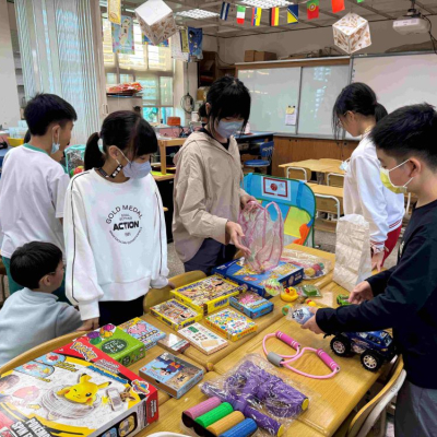 彙整二手玩具分析如何符合長輩需求進行改造