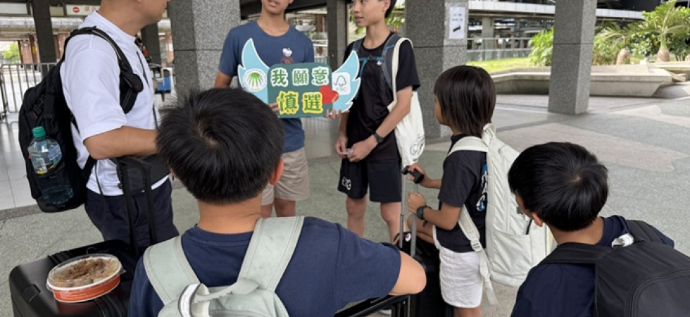 走出錄音室，向街頭的民眾宣講。